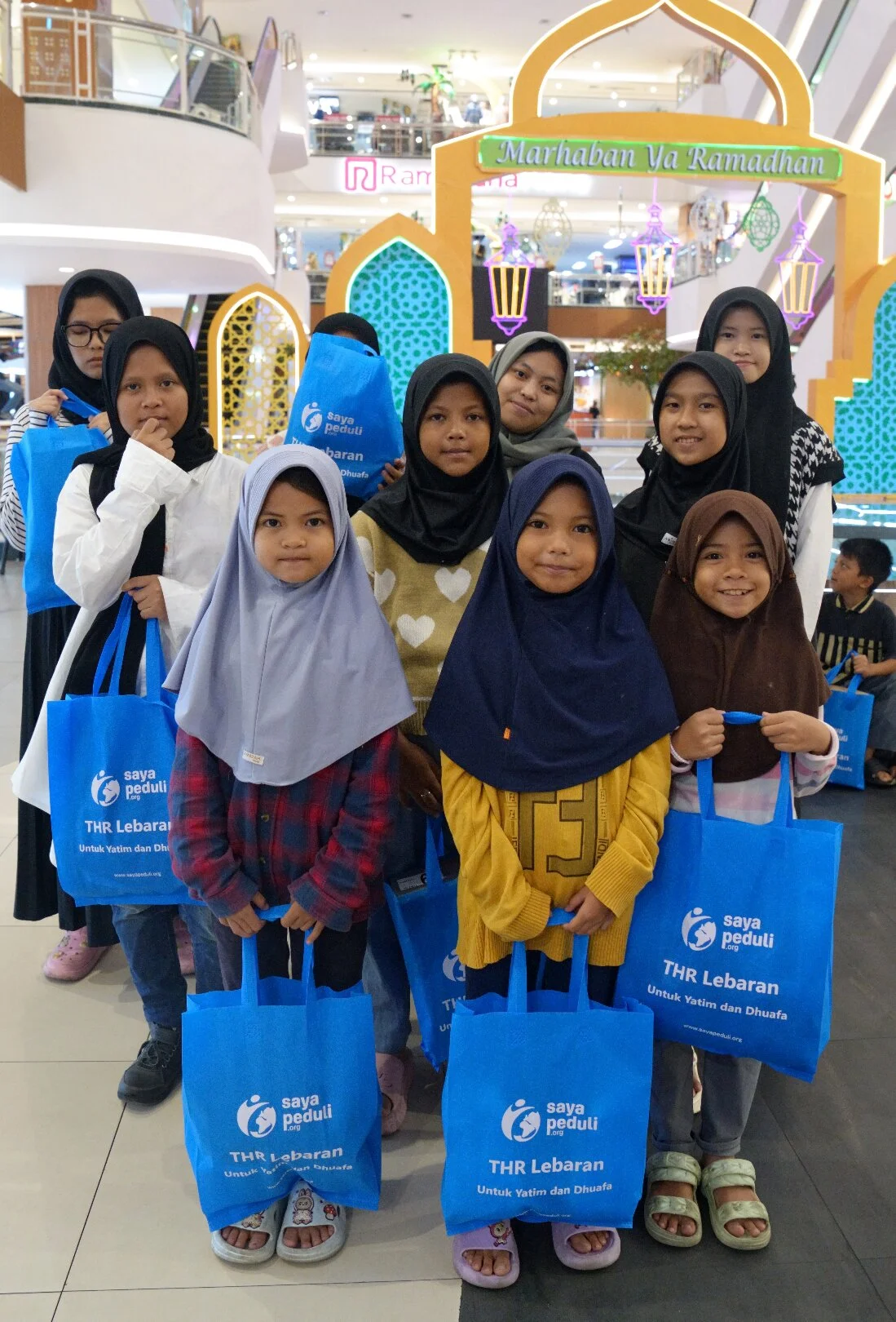 Foto 31 dari album Belanja Lebaran Bareng Yatim Piatu 2025